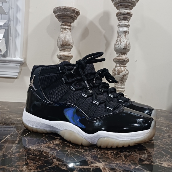 Jordan 11 Retro Jubilee Streatwear/Lifestyle Shoes Size 7 Men/8.5 Women - Picture 4 of 11